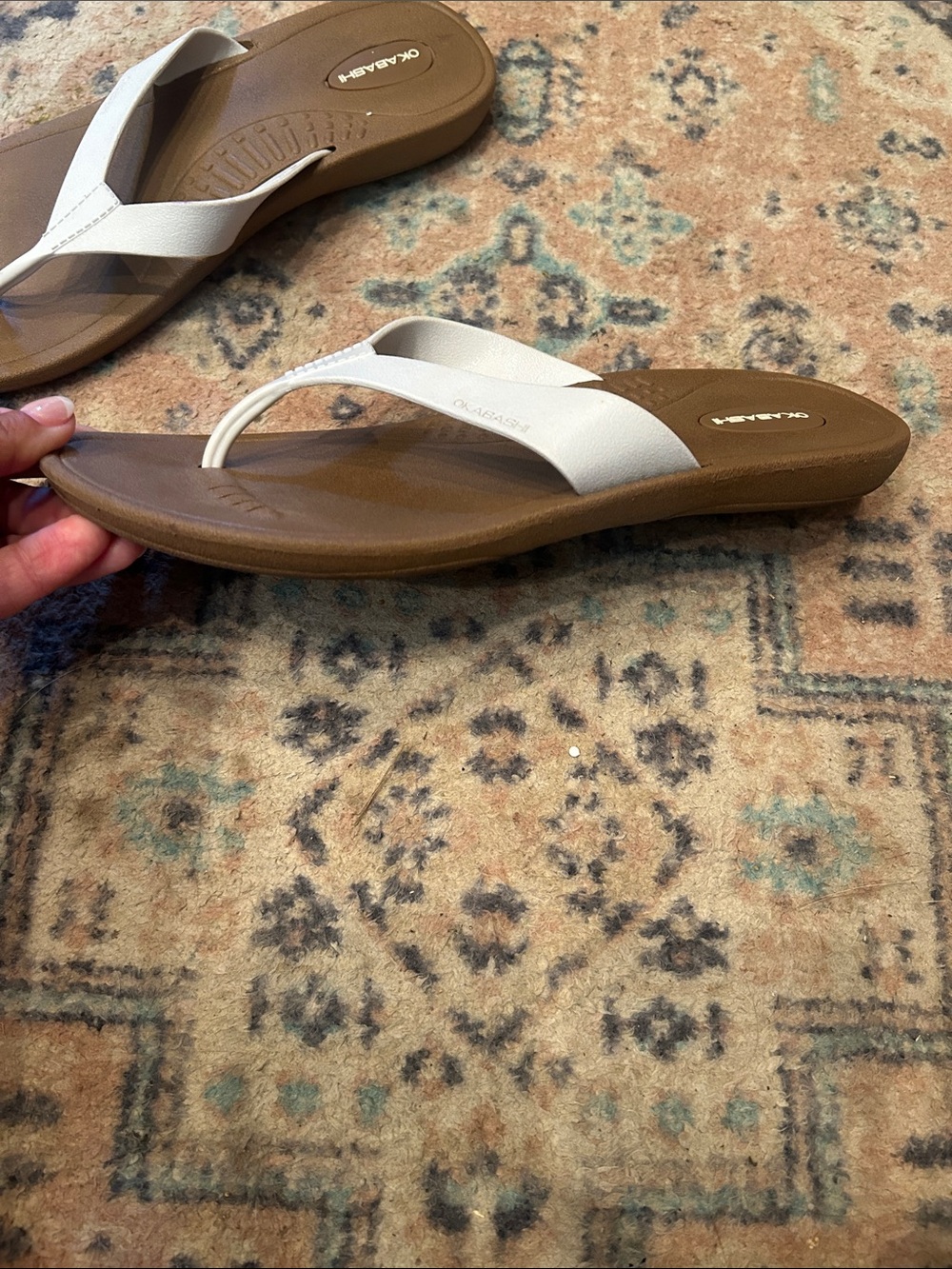 Okabashi Women's White and Tan Flip Flop Sandals - Picture 3 of 11